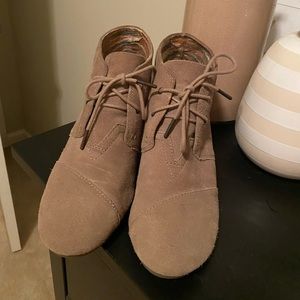 Toms wedge booties